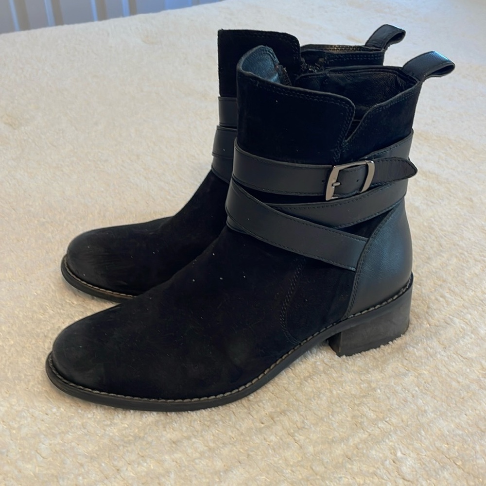 Earth boots